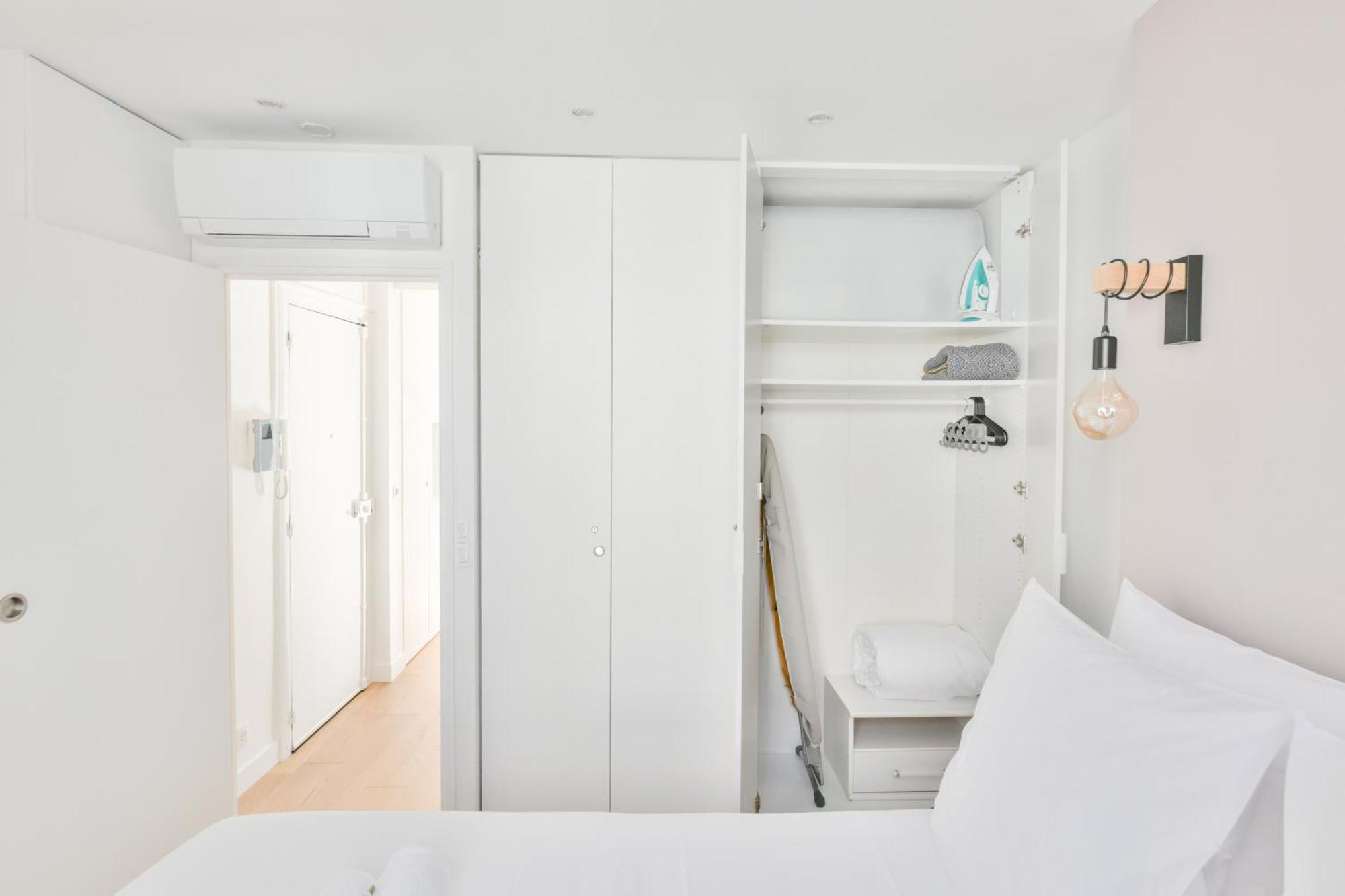 1 Bedroom With Ac *